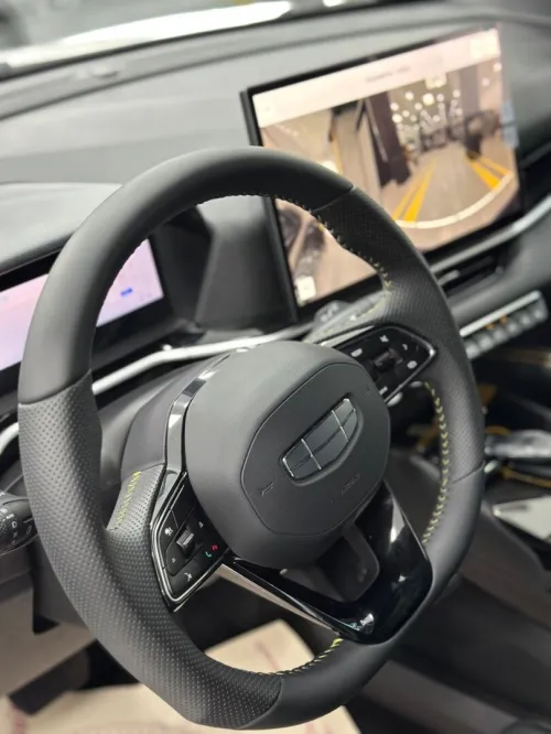 Geely Coolray 2025 