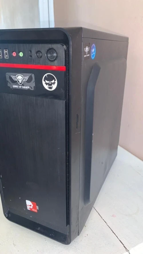 PC Gamer Intel Core i5-4590 / RX 570 4Go / 8Go RAM / SSD 128Go + HDD 2To