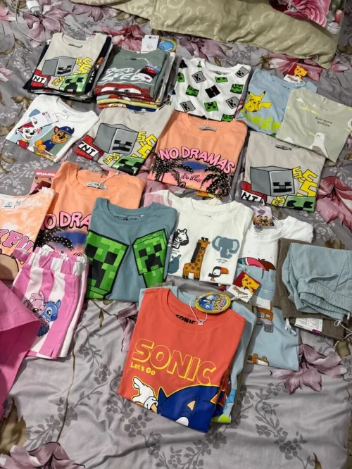Lot vêtements enfants original de la marque C&A