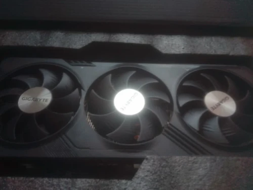 RX 7700 XT - 12GB
