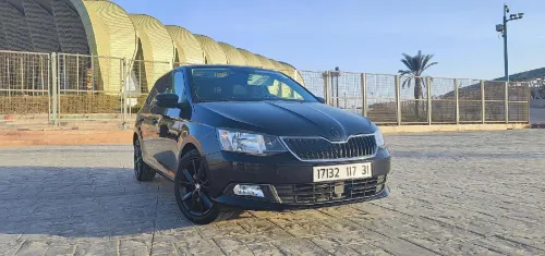 Skoda Fabia 2017 Style (avec toit panoramique)