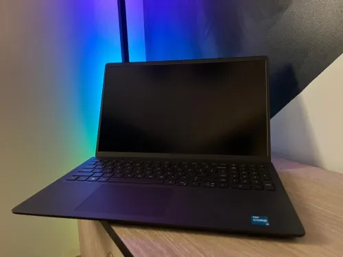 Dell Inspiron 15 3520
