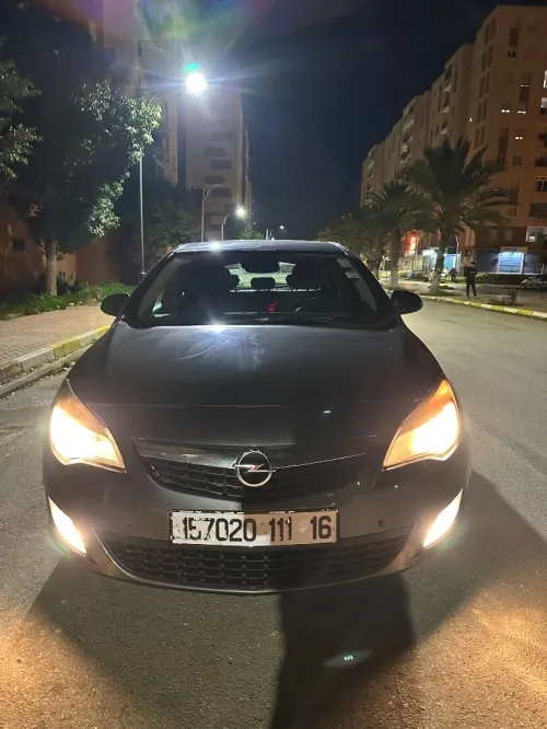 Opel Astra 2011 ASTRA J  TOUT OPTIONS