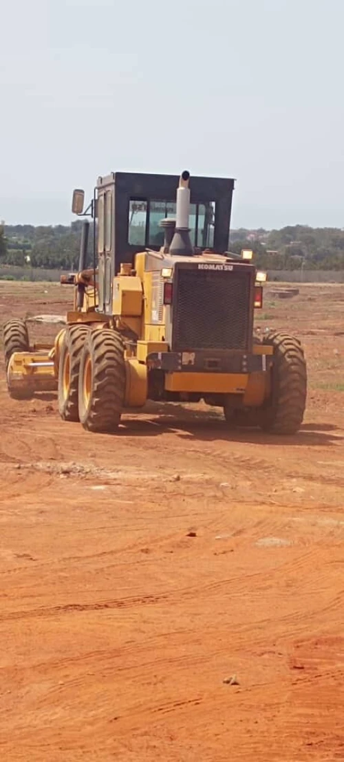KOMATSU 705 NIVELEUSE 
