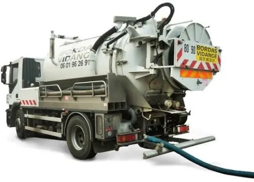 Camion vidange débouchage quel âge nettoyage