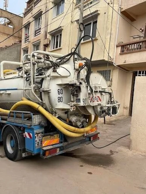 Camion déboucher vidange quel âge
