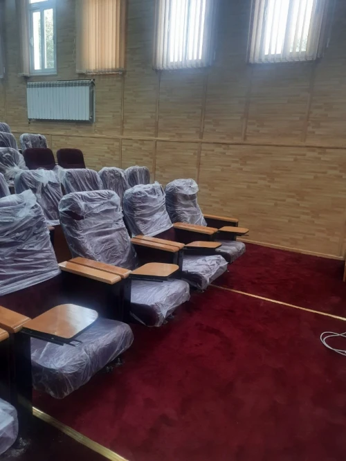 Chaises, fauteuils pour salles de conférence, auditorium....