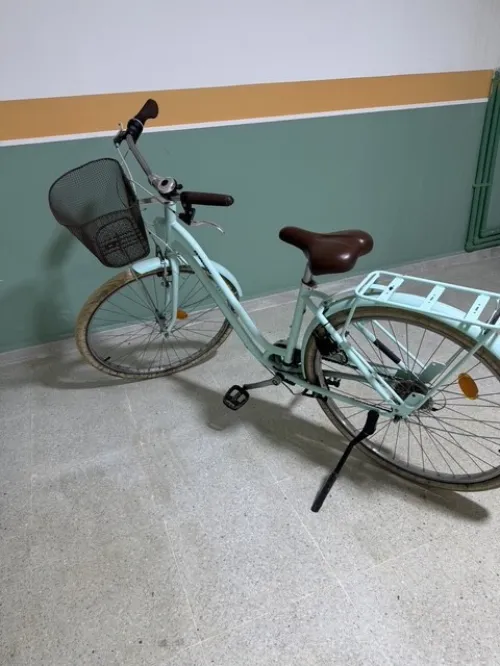 Vélo de ville B-TWin elops 520 pour adule en bon état