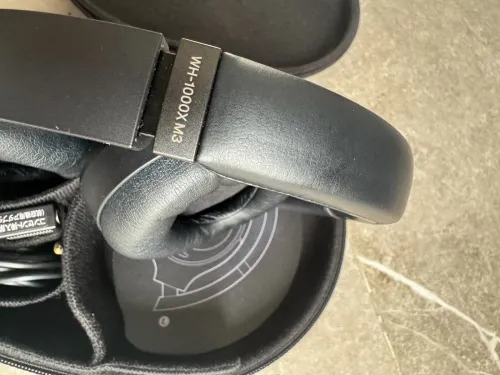 Sony WH1000XM3| Casque Bluetooth-réduction de bruit sans fil, 30 heures d'autonomie, avec micro pour appels téléphoniques