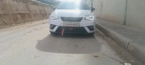 Ibiza High Plus 2018  1.6 MPI 110 Ch .