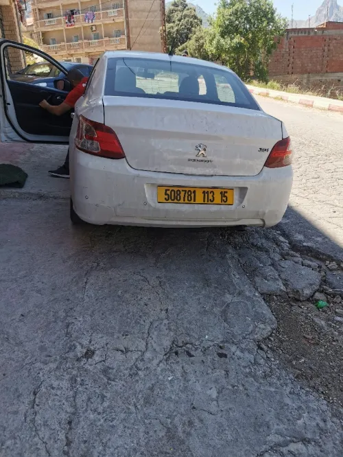 Peugeot 301 2013 Allure