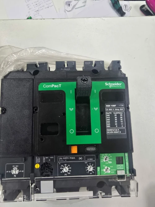 Disjoncteur Schnider Electric ComPacT NSX100F différentiel MicroLogic 4.2AB 100A