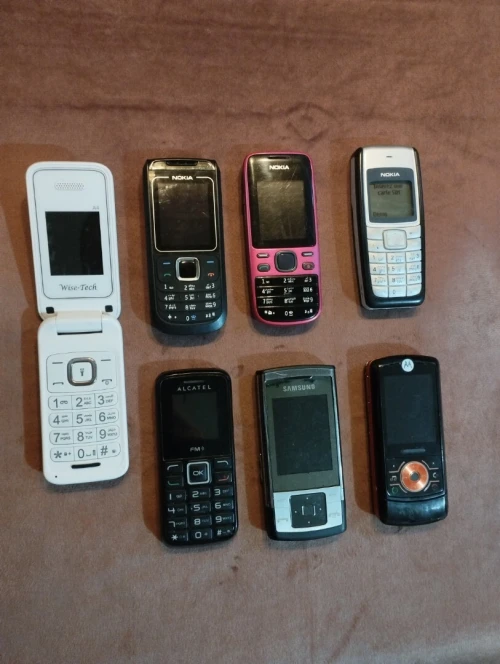 Lot de téléphones portables . original Habtin caba 