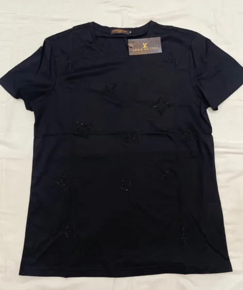 T-shirt lafar lakhar maylha9ch
