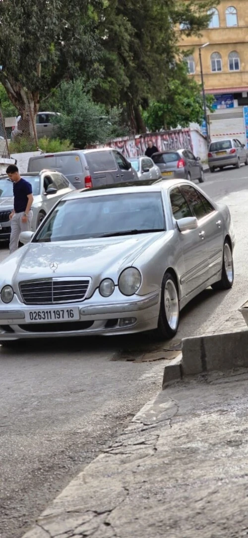 Mercedes Classe E 2002 W210 e220 4 phare