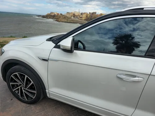 Location de Volkswagen T ROC POUR MARIAGES AVEC CHAUFFEUR