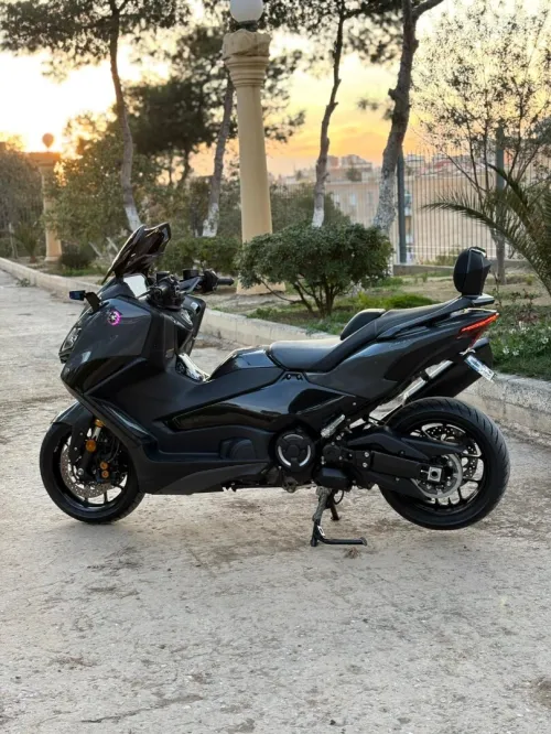 Yamaha T-max 560 techmax 