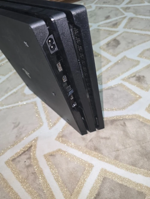 Play station 4 pro 1TB