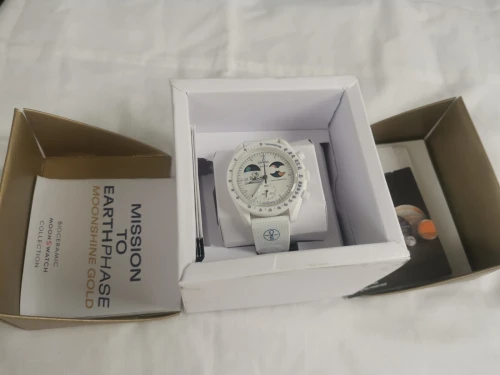 Montre moonswatchomega