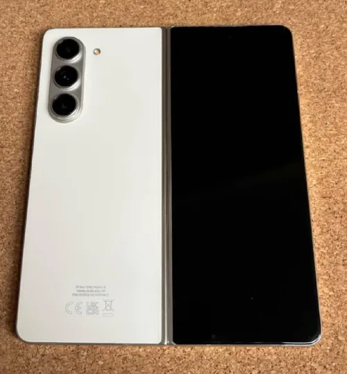 Samsung galaxy z fold5 SM-F946B/DS 256/12gb
