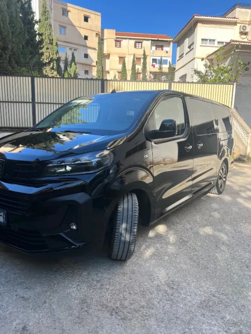 Peugeot Traveller 2025 VIP