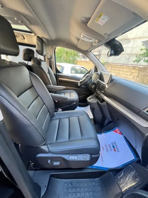 Peugeot Traveller 2025 VIP