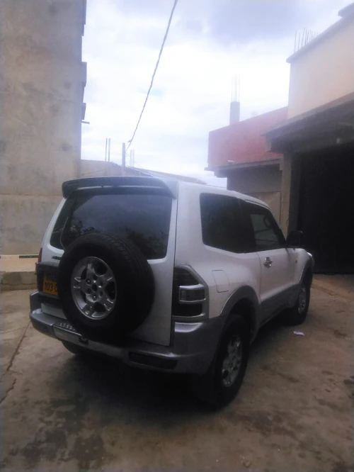 Mitsubishi Pajero Court 2003 