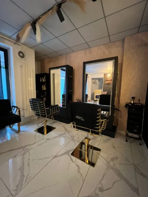 locale en location avec le matériel en vente
