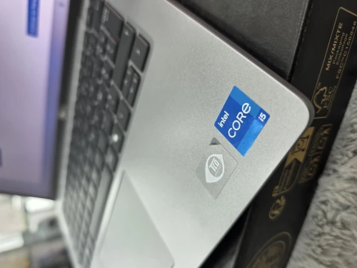 Dell latitude 5450 i5 13th 16gb 512gb 14" FHD