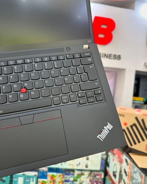 Lenovo ThinkPad X13 Gen3 Intel Core i5-1250P cache 12 Mo jusqu à 4,40 GHz 16GB DDR5 512GB SSD   