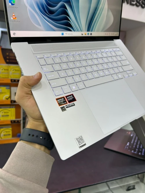 Asus ZenBook S16 UM5606w Ryzen AI 9 HX 370 RAM 32GB DDR5 1TB SSD NVME OLED ASUS Lumina 3K 120 Hz