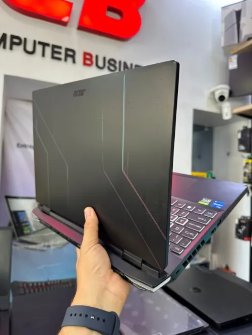 ACER NITRO 5  i5-12500H cache 18 Mo, jusqu'à 4,50 GHz RAM 16GB 512GB SSD 15.6" FHD 165Hz RTX 3050