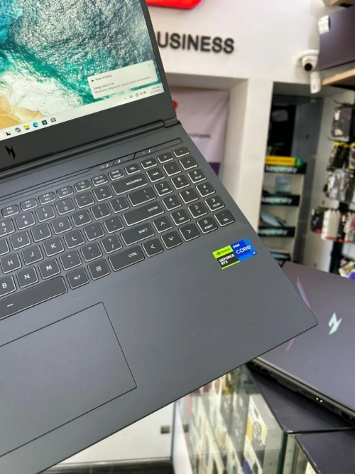 ACER SHADOW INTEL CORE I7-14650HX 16GB DDR5 512GB SSD ECRAN 16 QHD 165Hz NVIDIA RTX 4070 8GB
