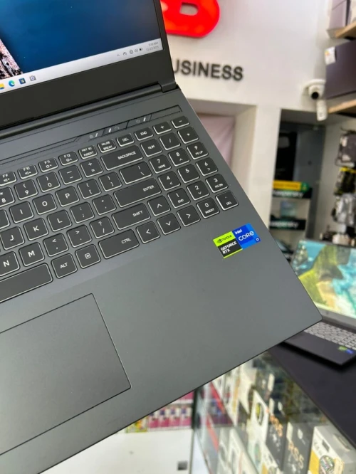 ACER SHADOW INTEL CORE I7-14650HX 16GB DDR5 512GB SSD ECRAN 16 QHD 165Hz NVIDIA RTX 4060 8GB