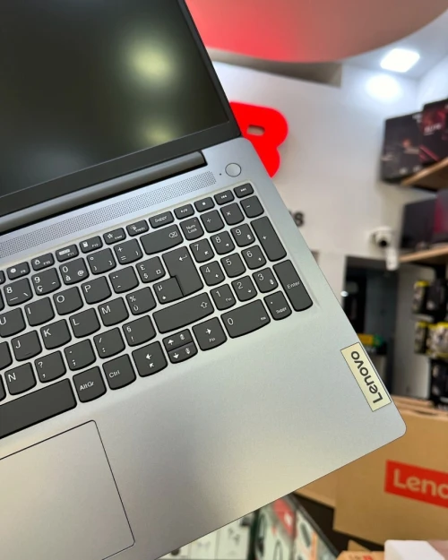 LENOVO IDEAPAD SLIM 3i Intel Core i3-1315U  10 Mo de cache jusqu à 4,50 GHz 8GB 256GB SSD 15.6 FHD