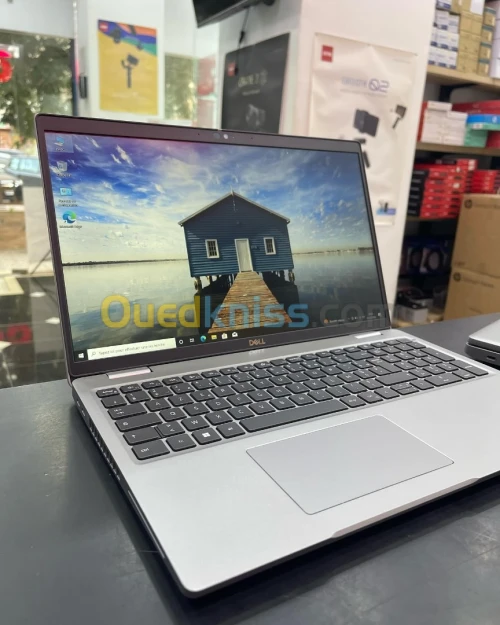 DELL LATITUDE 5530   Intel Core i5-1245U cache 12 Mo, jusqu à 4,40 GHz 16GB 256GB SSD 15.6 FULL HD 