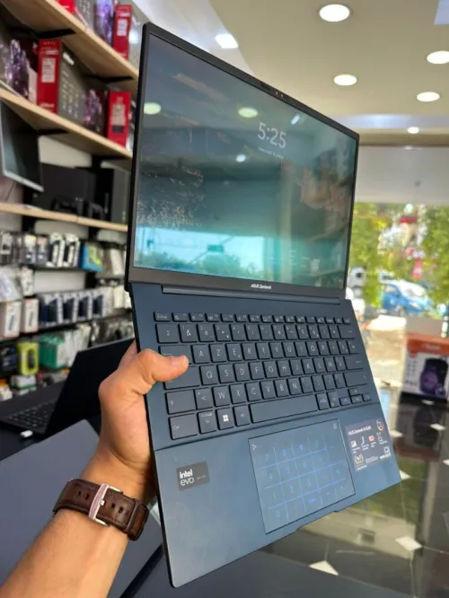 ASUS ZENBOOK 14 OLED PROCESSEUR INTEL CORE ULTRA 5 125H 'à 4,50 GHz 16GB 512GB ECRAN 14" 