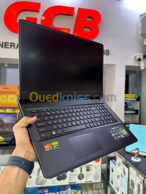 MSI ALPHA 17 Ryzen 9 7940HX , 64 Mo , RAM 16GB DDR5 512GB SSD 17.3" QHD 240Hz  RTX 4060 8GB 