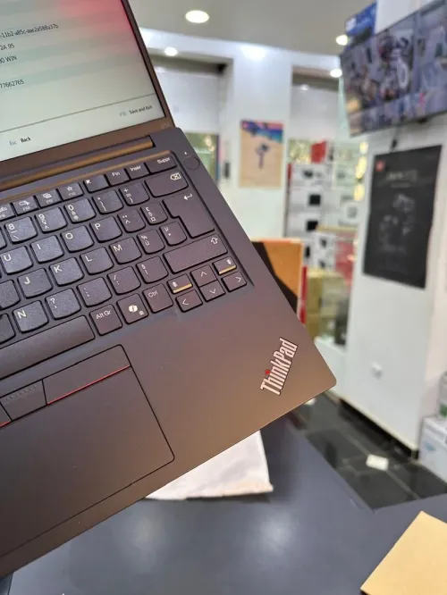 LENOVO THINKPAD E14 Gen 6 AMD Ryzen 5 7535U 2.9GHz Jusqu'à 4.55GHz  660M 16GB 512GB 14 WUXGA