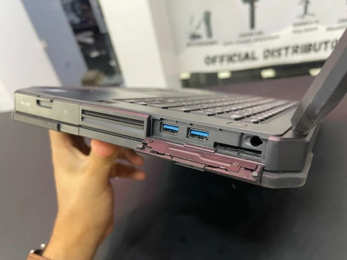 DELL LATITUDE RUGGED 14 5414  Intel Core i5-6300U 3 Mo de cache, jusqu'à 3 GHz 8GB 256GB SSD 14" 