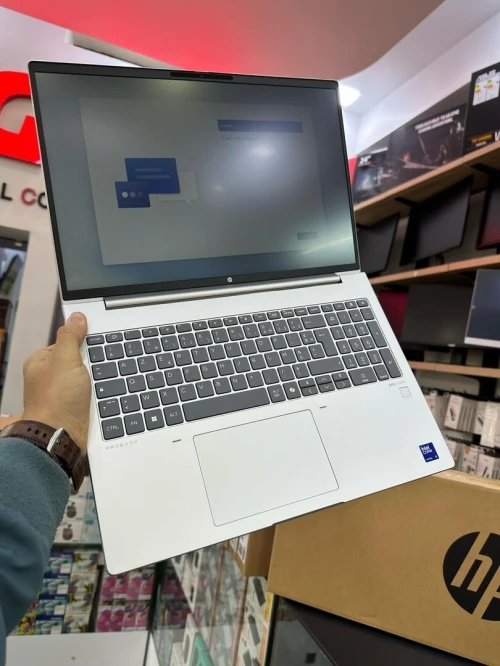 HP ProBook 460 G11 Processeur Intel Core Ultra 5 125U RAM 8GB DDR5 256GB SSD Écran WUXGA IPS