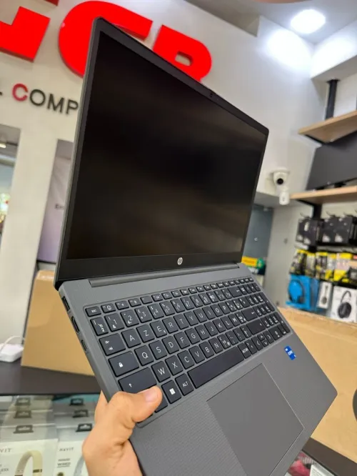HP 250 G10 Intel Core i5-1334U cache 12 Mo, jusqu à 4,6 GHz 8GB 256GB SSD 15.6 FULL HD 