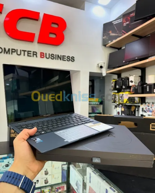 ASUS ZENBOOK UP5302Z S13 FLIP OLED Intel Core i7-1260P à 4,70 GHz 16GB  512GB SSD 13.3 OLED