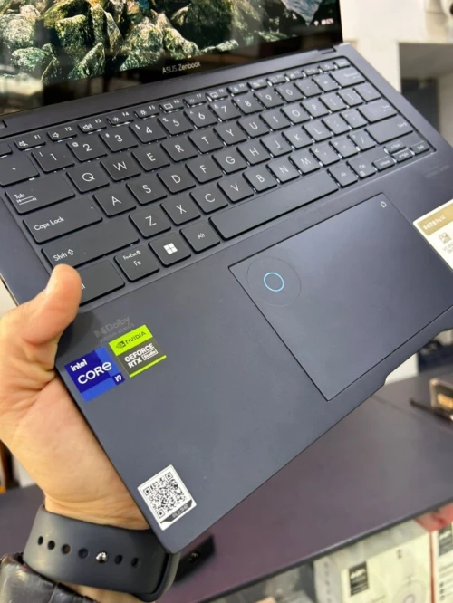 ASUS ZENBOOK Pro 14 OLED i9-13900H RAM 32GB 2TB SSD ECRAN OLED 14,5 2,8K 120 Hz NVIDIA RTX 4060
