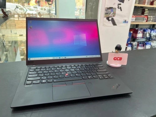 LENOVO THINKPAD X1 CARBON Gen7 Intel Core i7-8565U 8 Mo cache, à 4,60 GHz  16GB  256GB SSD 14" 