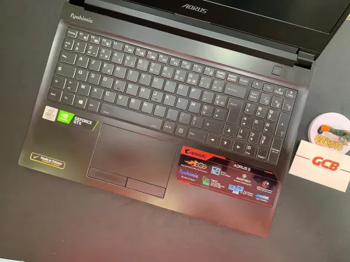 AORUS 5 Intel Core i7-10750H 12 Mo de cache, jusqu'à 5,00 GHz RAM 16GB 512GB SSD GTX 1660Ti 15"
