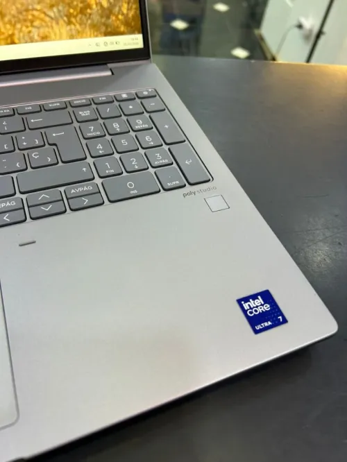 HP ZBOOK 16 G11 Intel Core Ultra 7 165H 24 Mo 5,00 GHz RAM 32GB DDR5 512GB SSD 16" FHD+ IPS RTX 500 4GB
