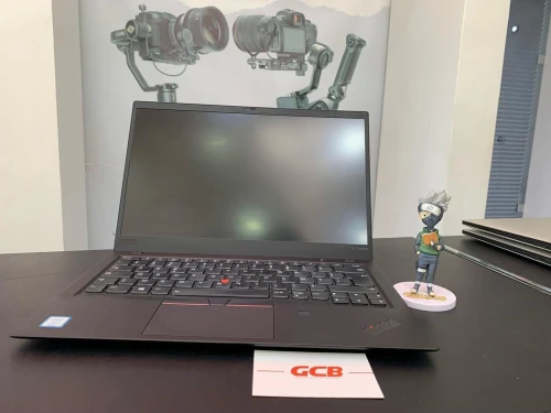 LENOVO THINKPAD X1 CARBON Intel Core i7-8550U 8 Mo de cache, jusqu'à 4,00 GHz 16GB 1TB SSD 14" 