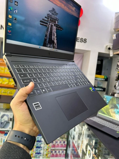 ACER SHADOW INTEL CORE I7-14650HX 16GB DDR5 512GB SSD ECRAN 16 QHD 165Hz NVIDIA RTX 4060 8GB
