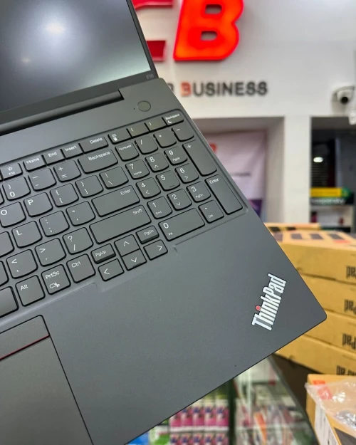 LENOVO THINKPAD E16 GEN 1 AMD Ryzen 5 7530U Jusqu à 4.5GHz  RAM 8GB DDR4  256GB SSD 16 WUXGA  